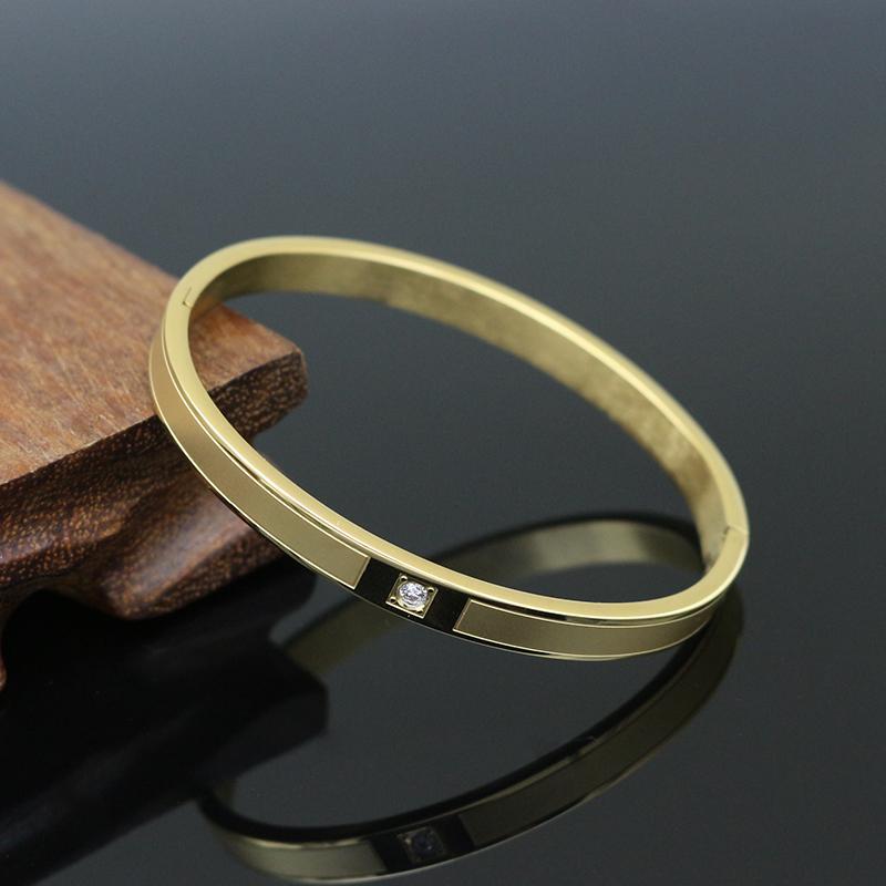Bangle Luxury Women Charm Bracelet Simple Middle Crystal Bracelets & Bangles Brilliant Jewelry Wedding Gift
Bangle Luxury Women Charm Bracelet Simple Middle Crystal Bracelets & Bangles Brilliant Jewelry Wedding Gift