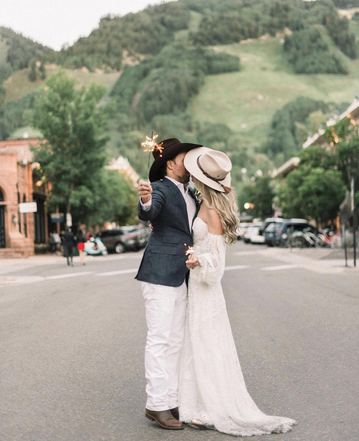 Hippie Style Country Lace Wedding Dress For Bride 2022 Sweetheart Neck Off Shoulder Boho Graden Long A Line Bridal Gowns Full Sleeve Reception Beach D