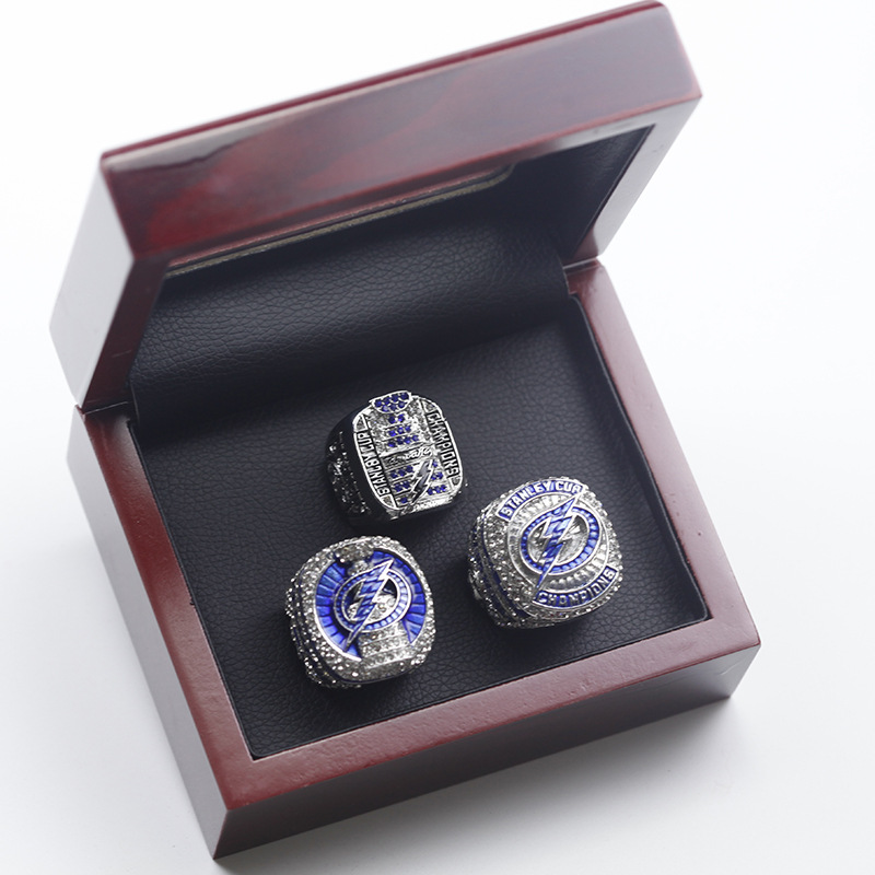 3pcs wood Box 2021 2020-2021 Stanley Cup championship Ring tampa Bay ring Church Men's Brotherhood Fan Gift wholesale Drop
3pcs wood Box 2021 2020-2021 Stanley Cup championship Ring tampa Bay ring Church Men's Brotherhood Fan Gift wholesale Drop