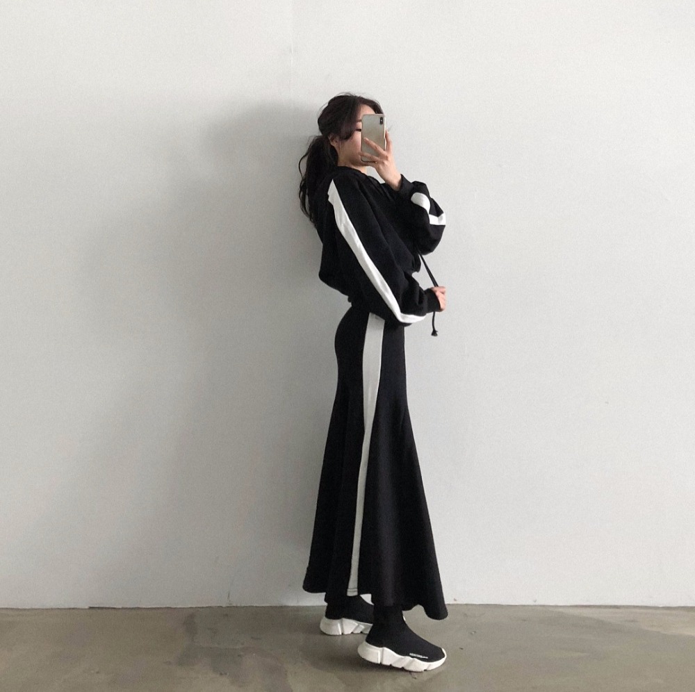 Autumn And Winter Women's Hooded Sport Lantern Sleeve Sweatshirt Tops+Long Mermaid Two-piece Female Skirt Set 210519