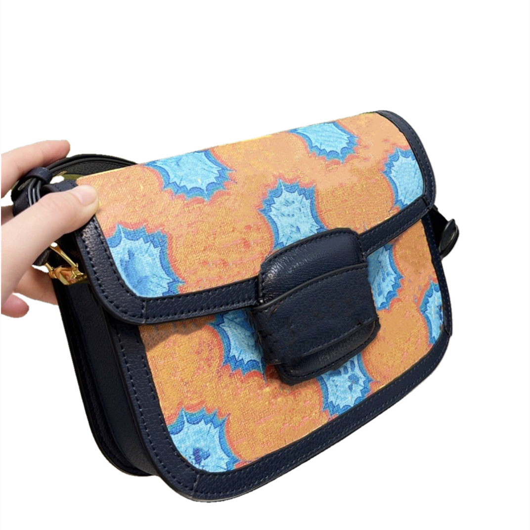 Luxury Designer Tie Dye Bags Gradient Crayon Color Printing Graffiti Portable Shoulder Handbags Colorful classic vintage saddle bag crossbody messenger handbag, No bags
Luxury Designer Tie Dye Bags Gradient Crayon Color Printing Graffiti Portable Shoulder Handbags Colorful classic vintage saddle bag crossbody messenger handbag, No bags