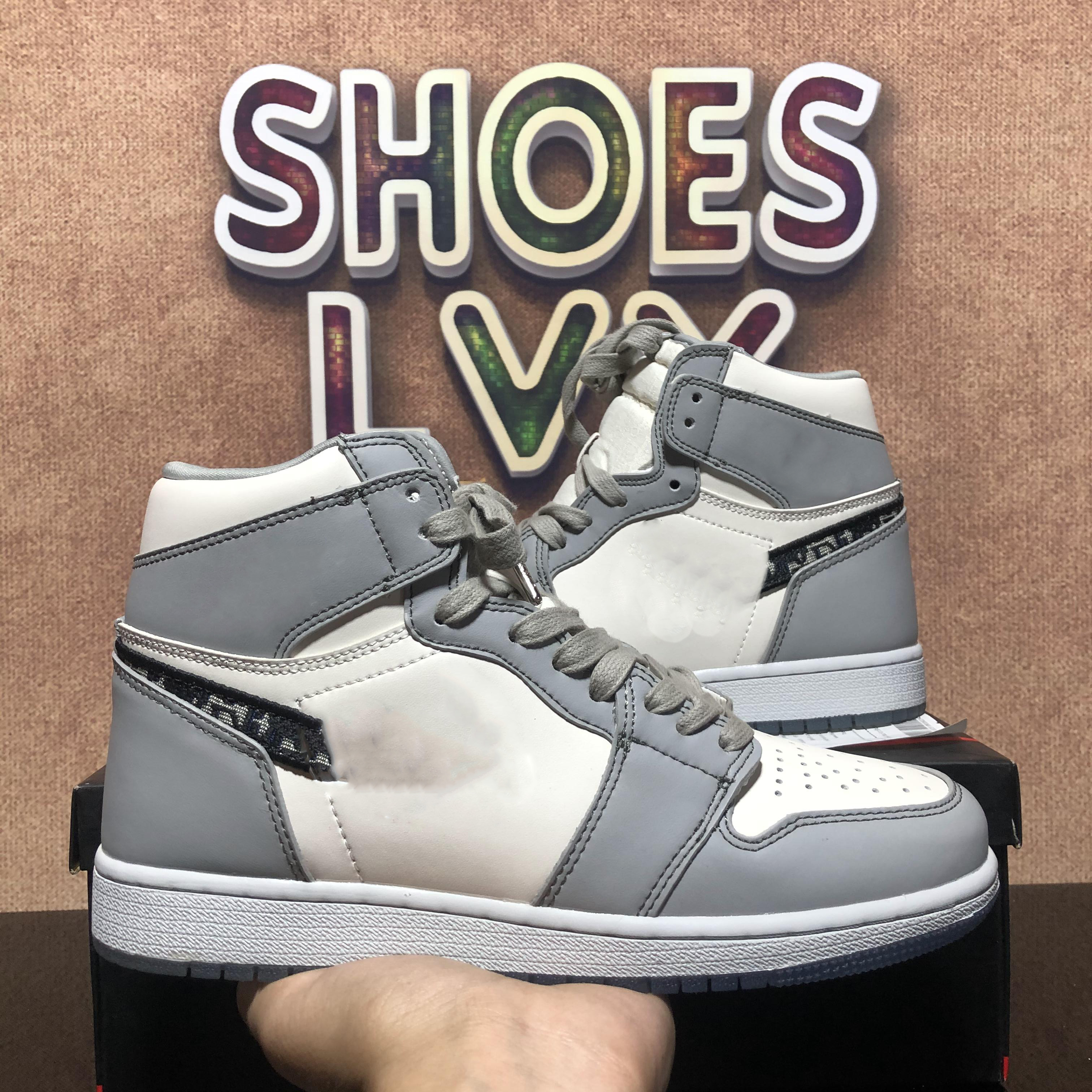 Top Quality Men Women Jumpman 1s High Basketball Shoes UNC University Blue Fearless Obsidian Mens Outdoor Breathable Sports Trainer Designers Sneakers, Style 49
Top Quality Men Women Jumpman 1s High Basketball Shoes UNC University Blue Fearless Obsidian Mens Outdoor Breathable Sports Trainer Designers Sneakers, Style 49