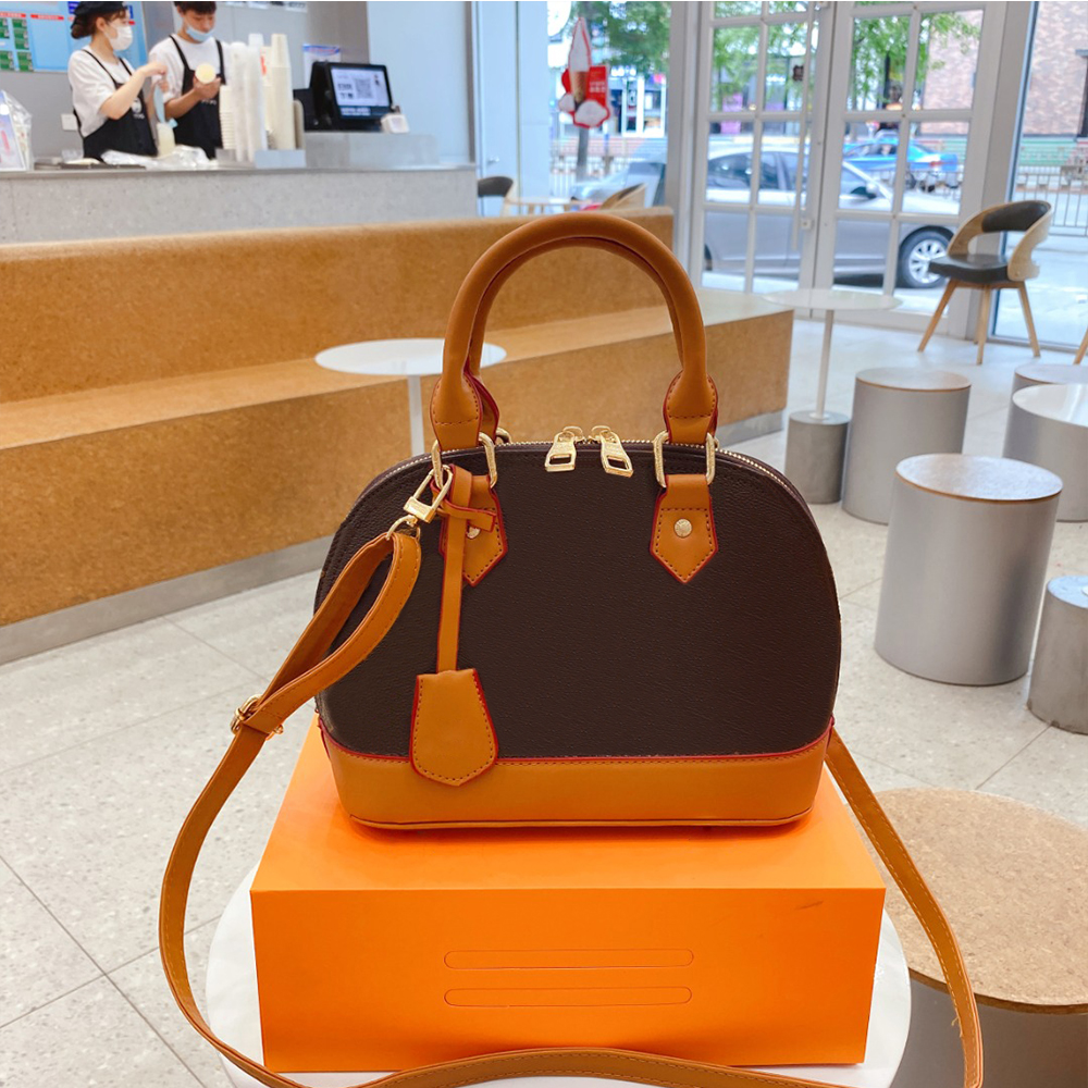 Luxury Designer Bag Women Leather Tote handbags Vintage female Handbag Crossbody Pochette Fashion Wallet shoulder bags 2021 With Box, A1
Luxury Designer Bag Women Leather Tote handbags Vintage female Handbag Crossbody Pochette Fashion Wallet shoulder bags 2021 With Box, A1