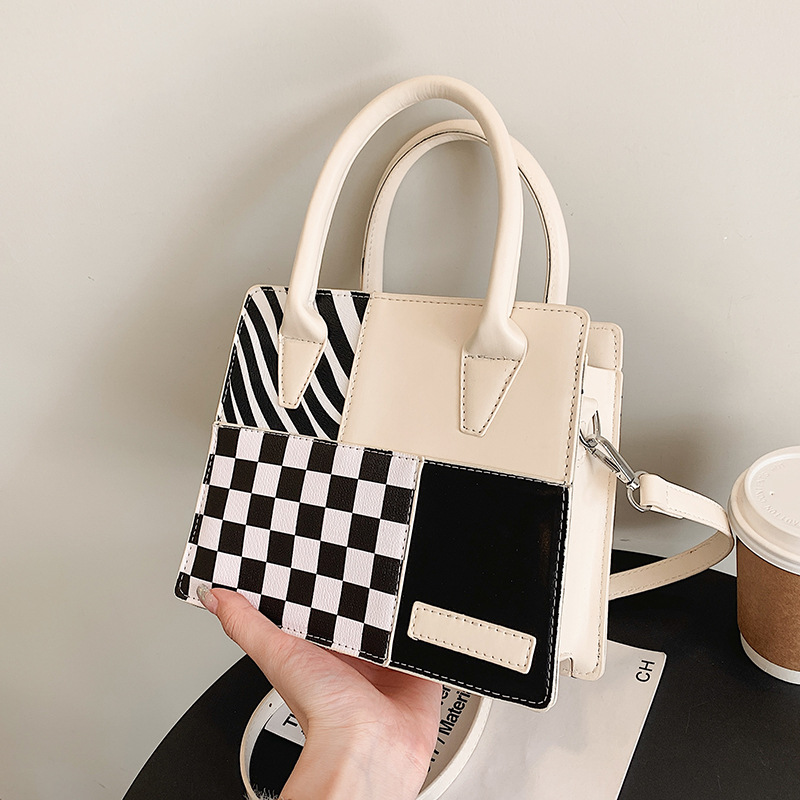 HBP contrast bag female 2022 versatile messenger bags leisure fashion one shoulder portable Tote Bag, Black
HBP contrast bag female 2022 versatile messenger bags leisure fashion one shoulder portable Tote Bag, Black