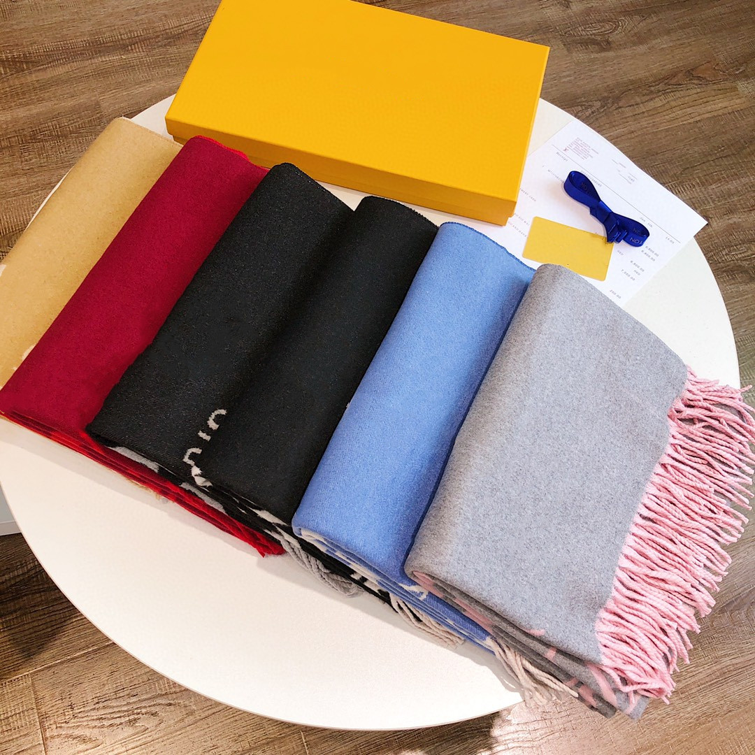 High Qualtiy Designer Scarf Timeless Classic Super Long Shawl Fashion Women Soft Silk Wool Cashmere Scarves
High Qualtiy Designer Scarf Timeless Classic Super Long Shawl Fashion Women Soft Silk Wool Cashmere Scarves