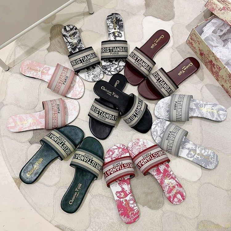 Slippers 2021 Summer Women Square Head Big Size One Word Flat Sandals And Fashion Beach Leather All-match Flip Flop, Black
Slippers 2021 Summer Women Square Head Big Size One Word Flat Sandals And Fashion Beach Leather All-match Flip Flop, Black
