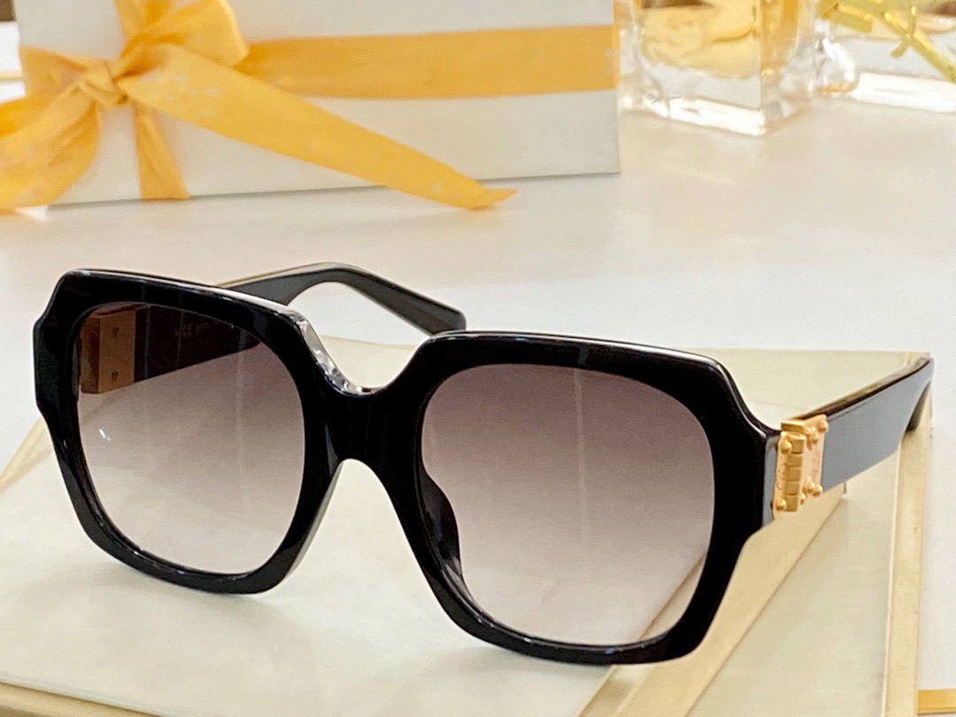 Sunglasses For Women Men Summer 1530 Style Anti-Ultraviolet Retro Shield Lens Plate Full Frame Fashion Eyeglasses Random Box
Sunglasses For Women Men Summer 1530 Style Anti-Ultraviolet Retro Shield Lens Plate Full Frame Fashion Eyeglasses Random Box