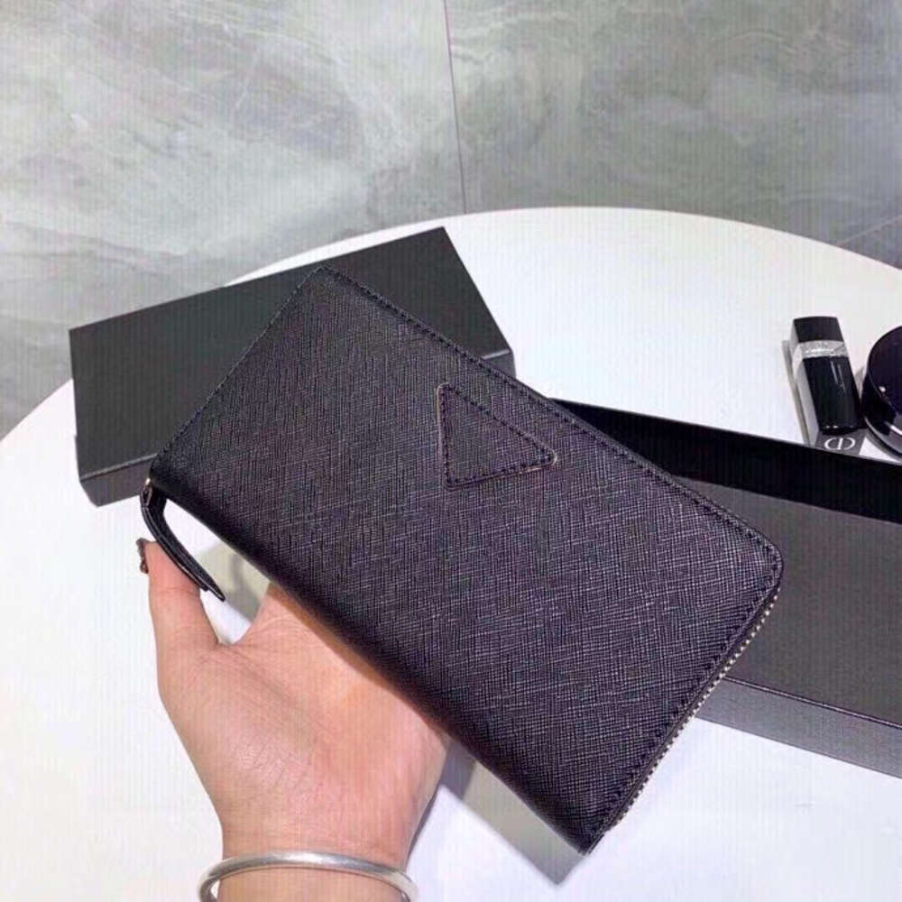 Explosive Wallets, Hand Card Holders, Classic Busins Fashion Trends, Retro High-end Quality, Never Out of Date, Make up the difference
Explosive Wallets, Hand Card Holders, Classic Busins Fashion Trends, Retro High-end Quality, Never Out of Date, Make up the difference