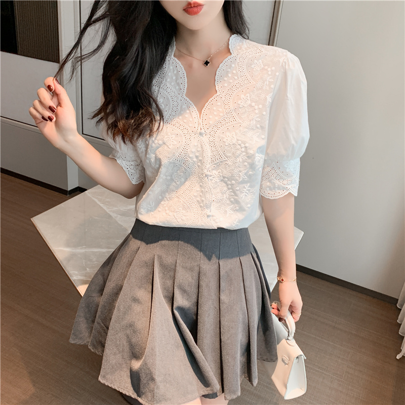 Summer White Short Sleeve Shirts Women Tops Casual Sweet V Neck Blouse Cotton Embroidery Clothing Blusas 13102 210508