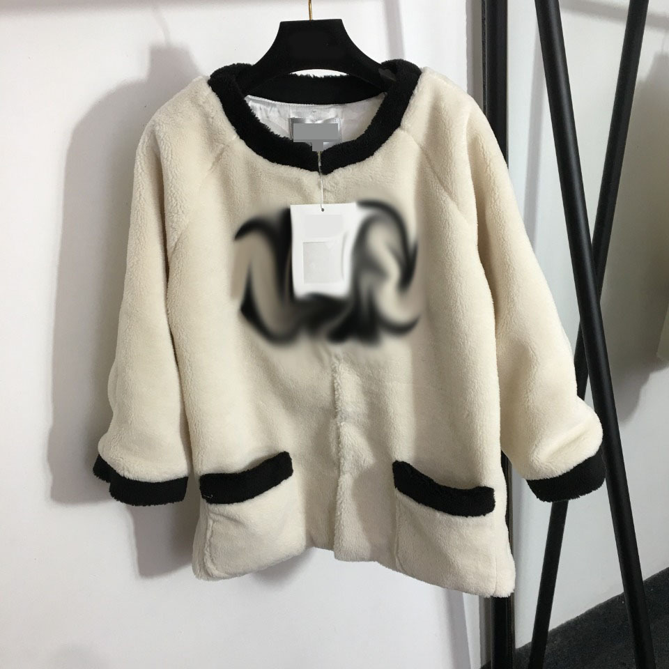 Shipping Free 2021 Autumn Beige Floral Print Autumn Women' Jackets Brand Same Style Women' Jackets DH86
Shipping Free 2021 Autumn Beige Floral Print Autumn Women' Jackets Brand Same Style Women' Jackets DH86