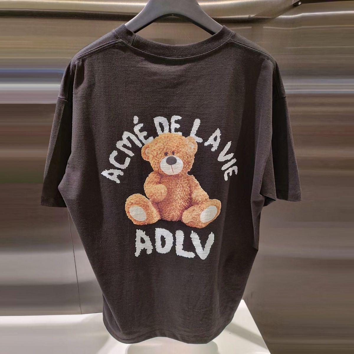 Men' and women' short-sleeved T-shirt summer acme la de vie ADLV female astronaut doughnut loose round neck tees, As pictures
Men' and women' short-sleeved T-shirt summer acme la de vie ADLV female astronaut doughnut loose round neck tees, As pictures