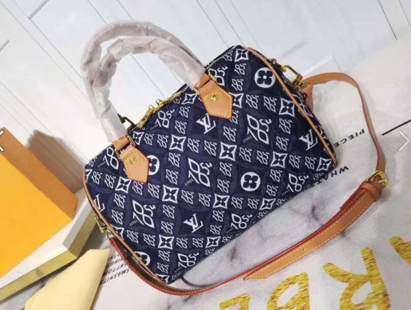 good quality women tote canvas handbags european and american fashion chains shoulder bag large capacity messenger handbag travel denim bags, Red;black
good quality women tote canvas handbags european and american fashion chains shoulder bag large capacity messenger handbag travel denim bags, Red;black