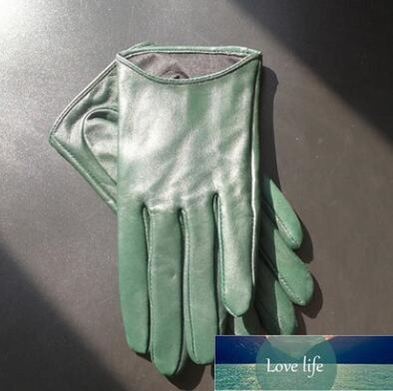 Women's short design sheepskin gloves thin genuine leather gloves touch screen black motorcycle glove R630 Factory price expert design Quality La