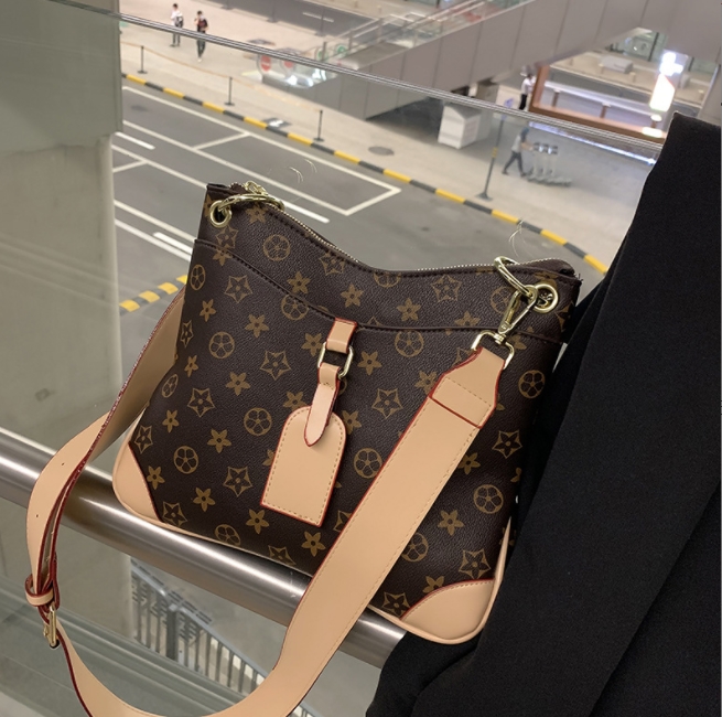 Fashion Bags Handbags Csmall fragrant style rhombic chain one-shoulder diagonal bag, Single shot will not be shipped
Fashion Bags Handbags Csmall fragrant style rhombic chain one-shoulder diagonal bag, Single shot will not be shipped