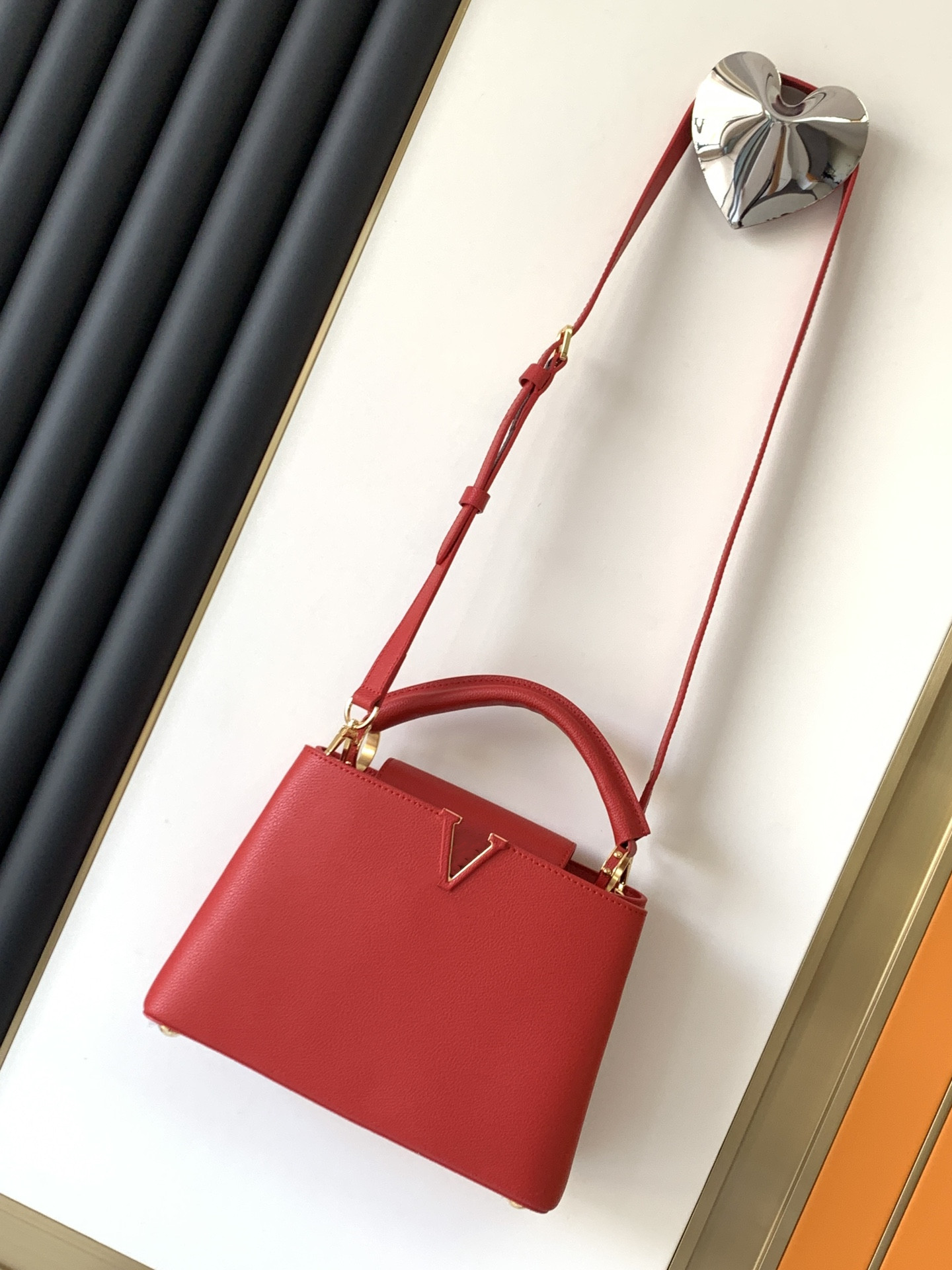 7A + top quality handbag brand design women's 2022 classic fashion Messenger Shoulder Bag flower handbag leather with dust bag box cardcertificate key chain, Red leather
7A + top quality handbag brand design women's 2022 classic fashion Messenger Shoulder Bag flower handbag leather with dust bag box cardcertificate key chain, Red leather