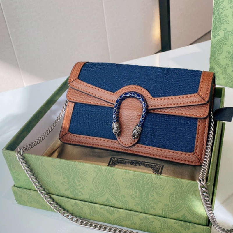 21ss Luxurys Ladies Underarm Bag Letter Embroidery Animal Logo Retro Style High Quality Fashion Crossbody Bag 3 Style with Box, Make up for price
21ss Luxurys Ladies Underarm Bag Letter Embroidery Animal Logo Retro Style High Quality Fashion Crossbody Bag 3 Style with Box, Make up for price