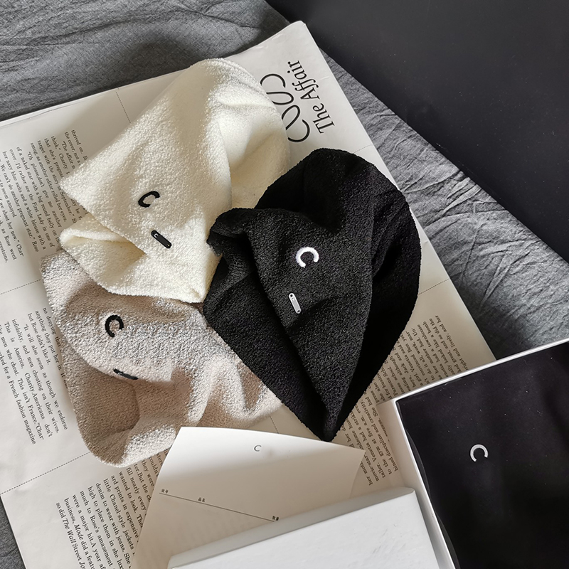 Fashion Knitted Hat High Quality Designers Hats Men's and Women's Pile Cap Luxurys Wool Caps Outdoor Warmth in Winter, Blue;gray
Fashion Knitted Hat High Quality Designers Hats Men's and Women's Pile Cap Luxurys Wool Caps Outdoor Warmth in Winter, Blue;gray