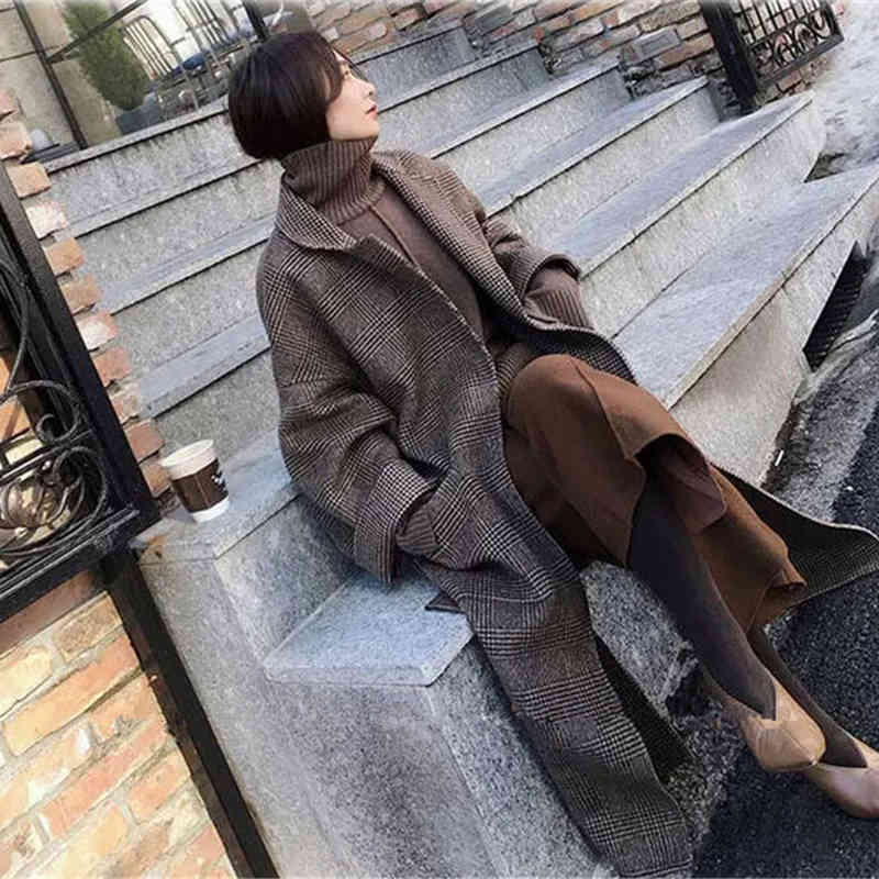 Women Wool Coat Winter Warm Plaid Long Woolen Fashion Loose Batwing Blend Trench with Belt Outwear 210515