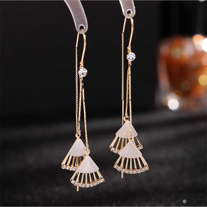 Dangle & Chandelier Fashion Jewelry Elegant Women Earrings Sliver Copper Zircon Long Fan Type Little Skirt Ear Lines, Silver
Dangle & Chandelier Fashion Jewelry Elegant Women Earrings Sliver Copper Zircon Long Fan Type Little Skirt Ear Lines, Silver