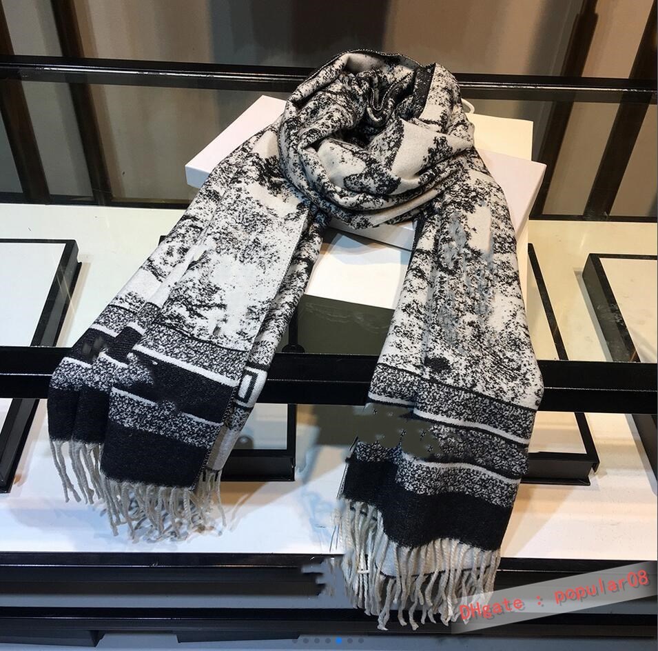 2021 Classic Design cashmere scarf For Men and Women Winter scarfs Big Letter pattern Pashminas Shawls scarves, Blue;gray
2021 Classic Design cashmere scarf For Men and Women Winter scarfs Big Letter pattern Pashminas Shawls scarves, Blue;gray
