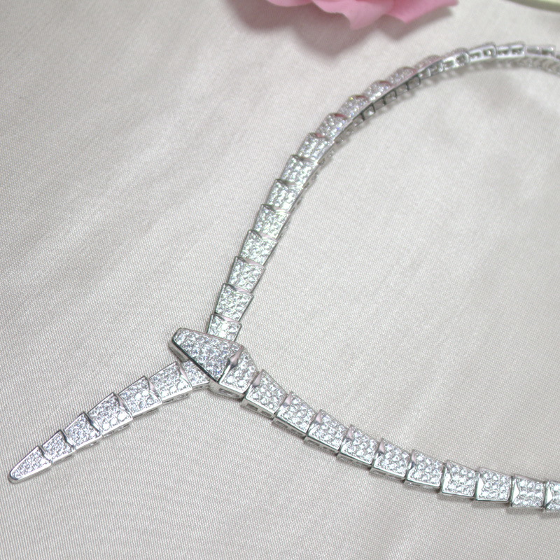 Fashion leisur chokers Lady Women Brass 18K Gold Plated Setting Full Diamond Snake Shape Wide Chain Dinner Necklaces Snake Skeleton Necklace
Fashion leisur chokers Lady Women Brass 18K Gold Plated Setting Full Diamond Snake Shape Wide Chain Dinner Necklaces Snake Skeleton Necklace
