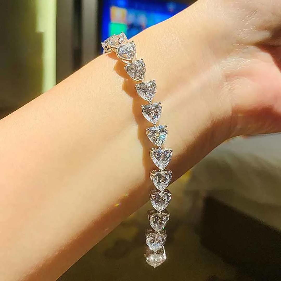 Luxurys Desingers Charm Bracelet Full Diamond Love Moissanite Irregular Bracelet Flashing Women Simple Hand Weeding Beach Dress Co