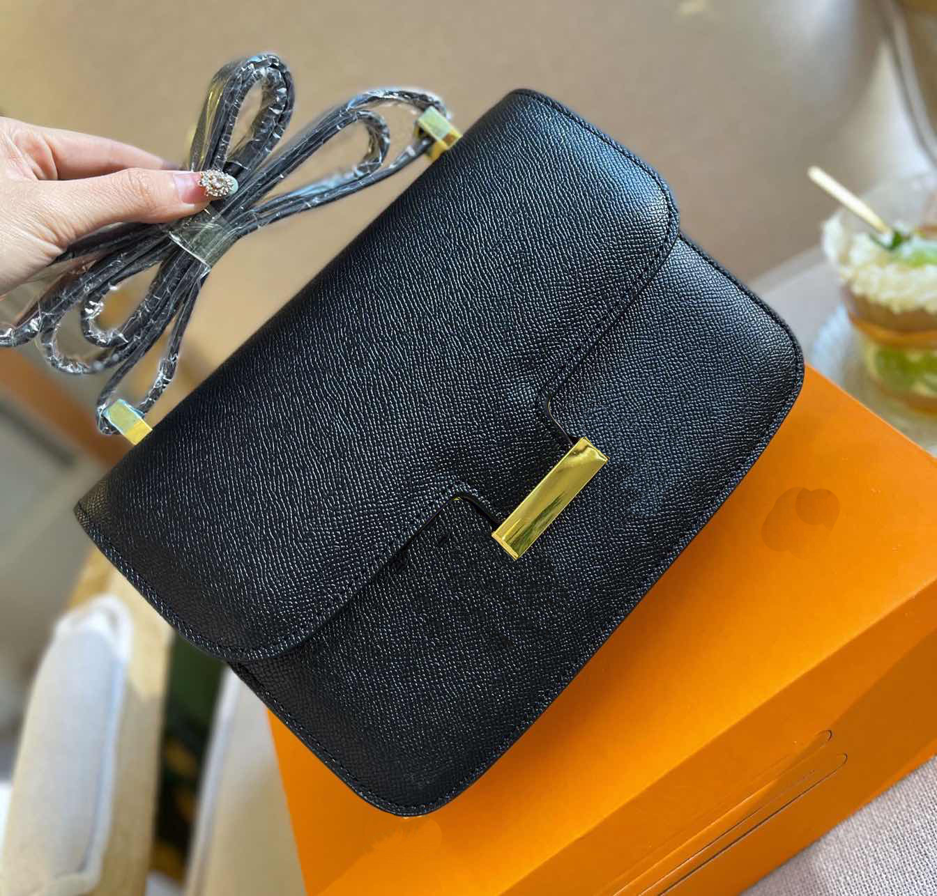 Shoulder Bag In Stock Fast Ship Top Quality H Words Constance Designer Handbag Purse Genuine Leather Party Crossbody Bagg Shopping Bags, Red
Shoulder Bag In Stock Fast Ship Top Quality H Words Constance Designer Handbag Purse Genuine Leather Party Crossbody Bagg Shopping Bags, Red