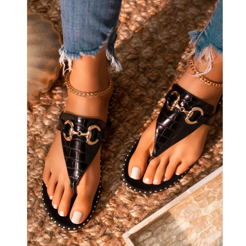 2021 new fashion sexy chain clip foot comfortable outdoor female slippers Solid color rivets flat Plus size beach Slippers, Rose red
2021 new fashion sexy chain clip foot comfortable outdoor female slippers Solid color rivets flat Plus size beach Slippers, Rose red