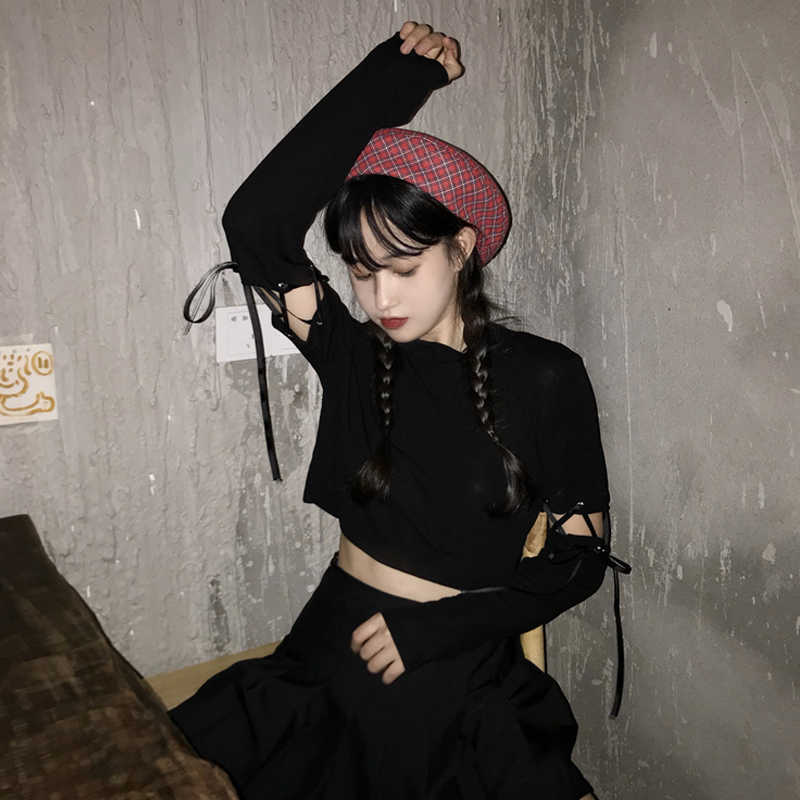 Korean punk female Long-sleeve straps bowknot hollow Vintage dark clothes Chic Tumblr casual slim ultra-short Harajuku T-shirt 210608, Black
Korean punk female Long-sleeve straps bowknot hollow Vintage dark clothes Chic Tumblr casual slim ultra-short Harajuku T-shirt 210608, Black
