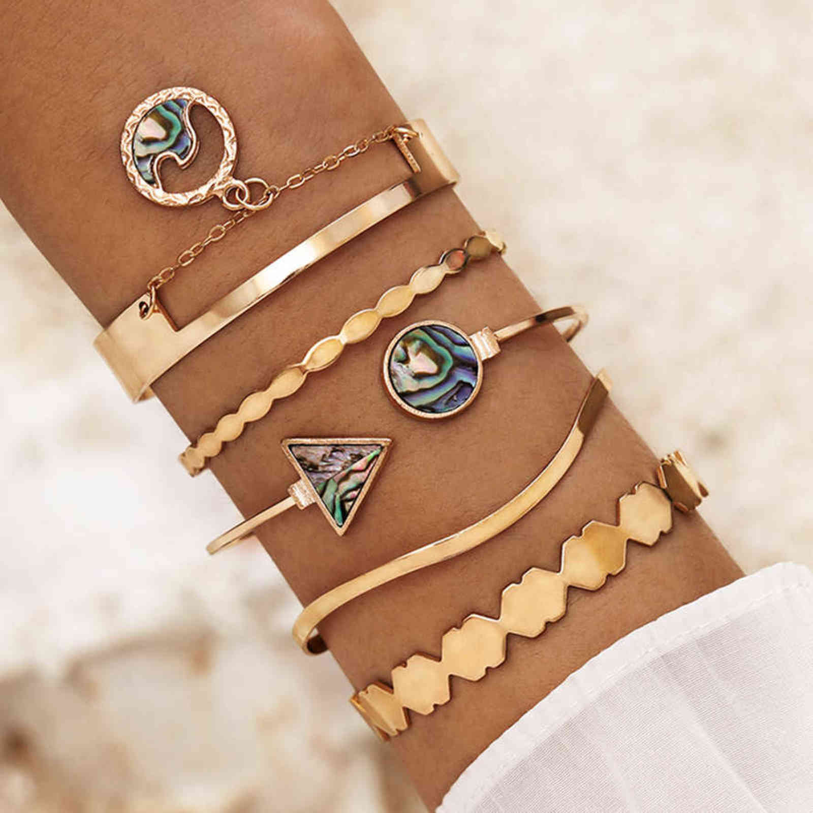 Diezi 5pcs/set Gold Color Chain Bracelets Cuff Bangle Women Round Triangle Wave Charm Bracelet Sets Couples Vintage Boho Jewelry
Diezi 5pcs/set Gold Color Chain Bracelets Cuff Bangle Women Round Triangle Wave Charm Bracelet Sets Couples Vintage Boho Jewelry