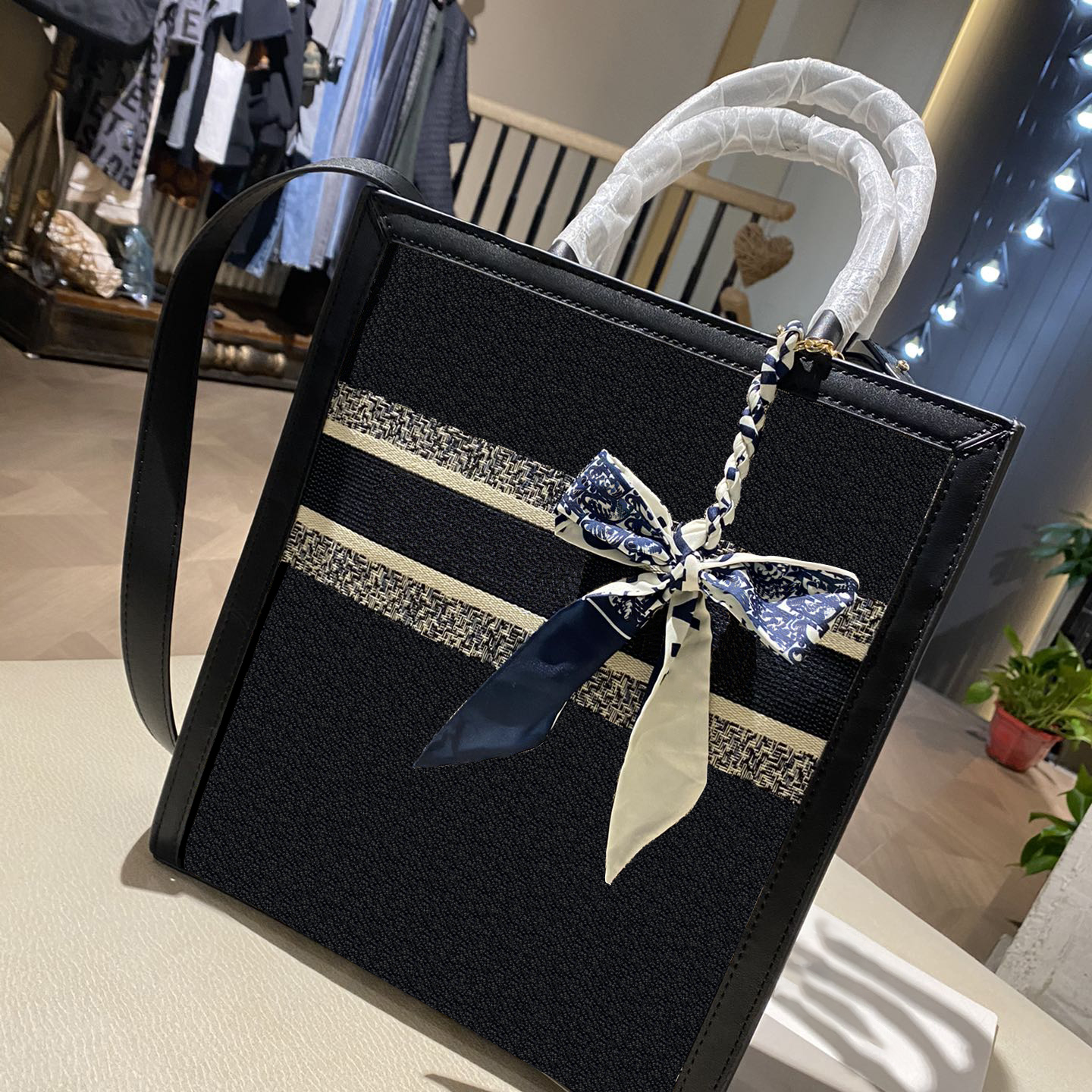 Embroidery flap handbag Camp Shopping bag Obliq Luxury Designer Women Shoulder Postman Bags Knitting Canvas Cross Body Vintage Totes Clutch Fashion, Color n
Embroidery flap handbag Camp Shopping bag Obliq Luxury Designer Women Shoulder Postman Bags Knitting Canvas Cross Body Vintage Totes Clutch Fashion, Color n