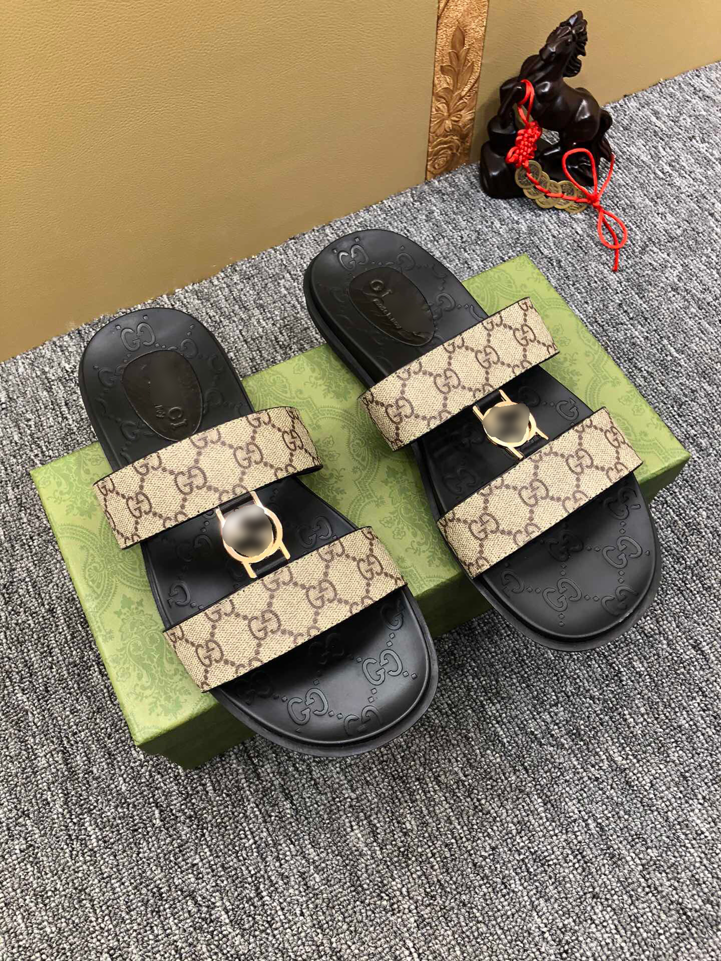 2021 Designer Men slipper Women Sandal with Correct Flower Box Dust Bag Shoes snake print Slide slipperSummer Wide Flat Sandals 178, Black
2021 Designer Men slipper Women Sandal with Correct Flower Box Dust Bag Shoes snake print Slide slipperSummer Wide Flat Sandals 178, Black