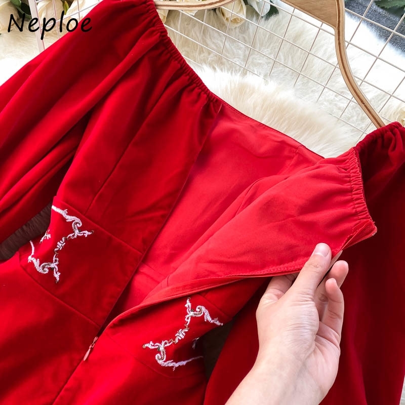 Neploe Vintage Chic Embroidery Slim Waist Dresses New Square Collar Velvet Vestidos Autumn Winter Elegant Women Dress 94586 210422