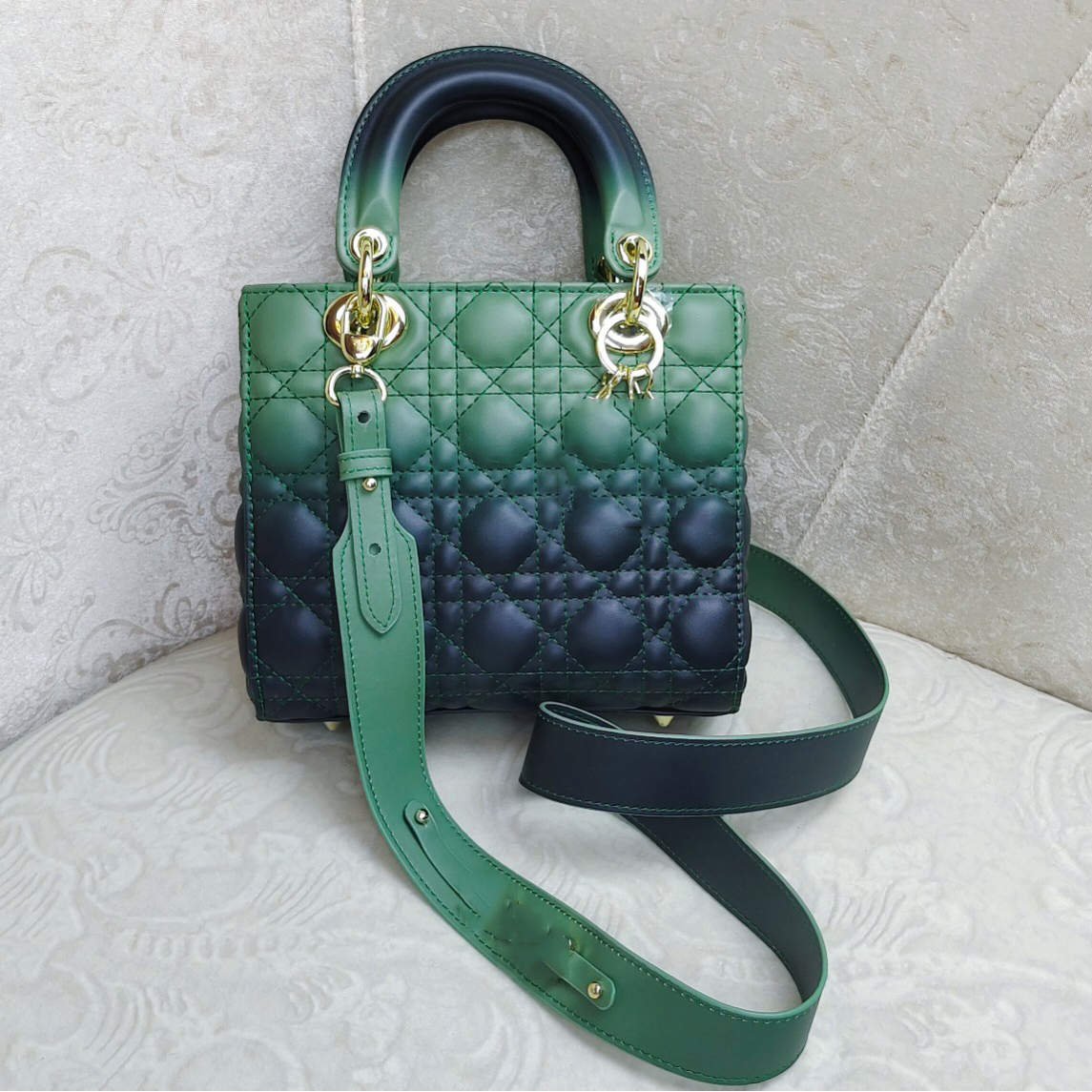 Latest Style bag Luxury Designer Handbag FASHION Global Limited Edition leather Shoulder Bags Waist bagss for LAga
Latest Style bag Luxury Designer Handbag FASHION Global Limited Edition leather Shoulder Bags Waist bagss for LAga