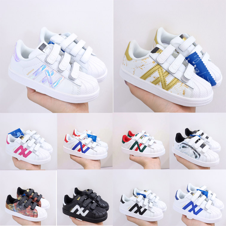 2021 Kids Superstar love heart skate laser Shell toe Children running shoes boy girl young kid sport Sneaker size 22-35, 001
2021 Kids Superstar love heart skate laser Shell toe Children running shoes boy girl young kid sport Sneaker size 22-35, 001