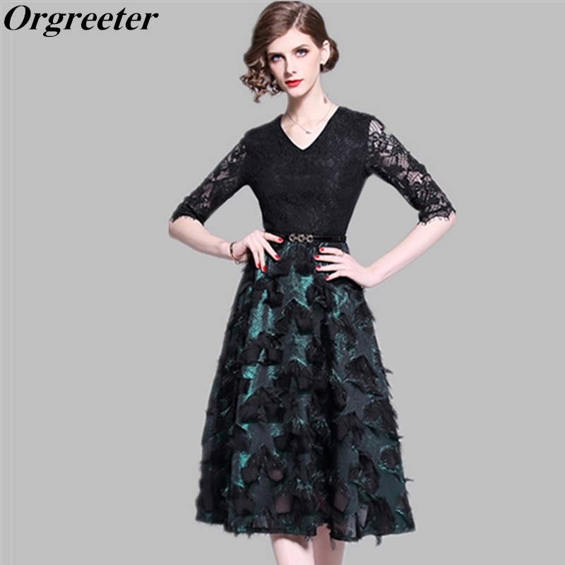 Women Black Lace Patchwork Green Feathers Tassel Long Dress Elegant Half sleeve V-neck Fit Dresses Summer 210525
Women Black Lace Patchwork Green Feathers Tassel Long Dress Elegant Half sleeve V-neck Fit Dresses Summer 210525