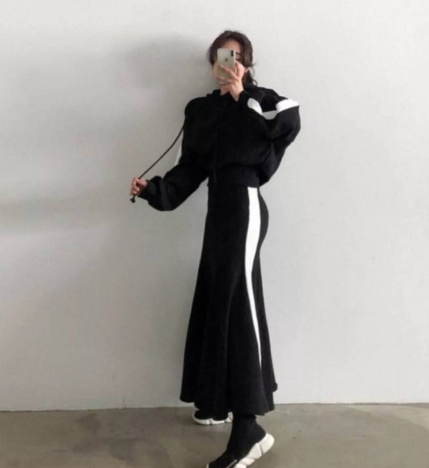 Autumn And Winter Women's Hooded Sport Lantern Sleeve Sweatshirt Tops+Long Mermaid Two-piece Female Skirt Set 210519