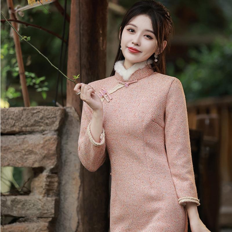 Ethnic Clothing Winter Thicken Warm Style Vintage Traditional Long Qipao Womem Chinese Dress Plus Size Female Elegant Slim Cheongsam
Ethnic Clothing Winter Thicken Warm Style Vintage Traditional Long Qipao Womem Chinese Dress Plus Size Female Elegant Slim Cheongsam
