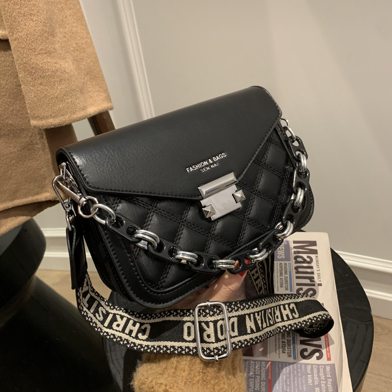 Design handbag Bags women's new 2021 messenger single Korean lock small square Bag Fashion wide shoulder belt chain Y7TD, Wine
Design handbag Bags women's new 2021 messenger single Korean lock small square Bag Fashion wide shoulder belt chain Y7TD, Wine