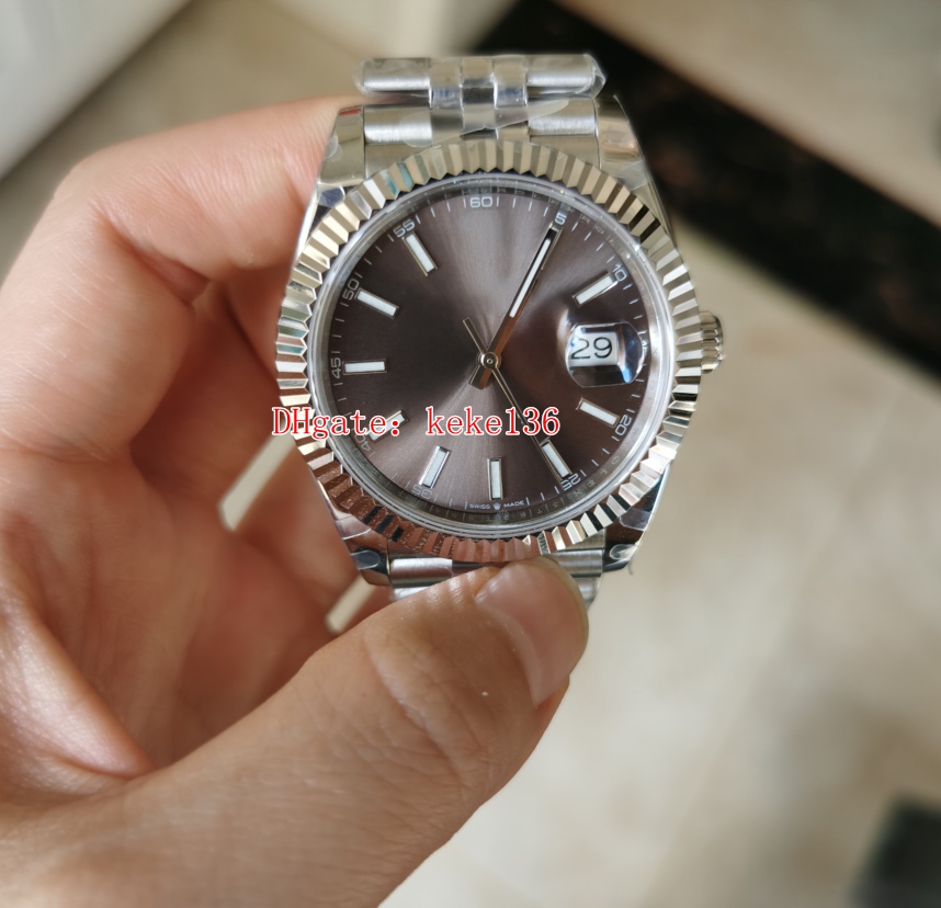 Top BP factory V3 Wristwatches men Watches 41mm 126334 Mechanical Stainless Steel Grey Guy jubilee bracelet 2813 Movement Mechanical Automatic Men Watch, No box papers
Top BP factory V3 Wristwatches men Watches 41mm 126334 Mechanical Stainless Steel Grey Guy jubilee bracelet 2813 Movement Mechanical Automatic Men Watch, No box papers