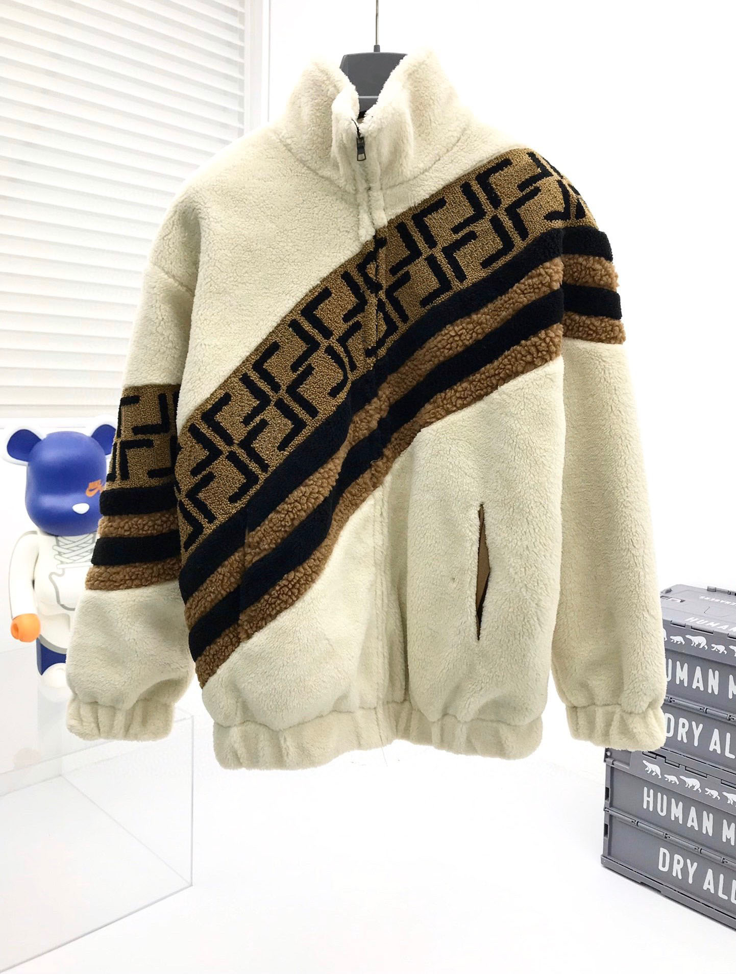 New AOP jacquard letter knitted sweater in autumn / winter 2021acquard knitting machine e Custom jnlarged detail crew neck cotton cx3ss25, Beige
New AOP jacquard letter knitted sweater in autumn / winter 2021acquard knitting machine e Custom jnlarged detail crew neck cotton cx3ss25, Beige