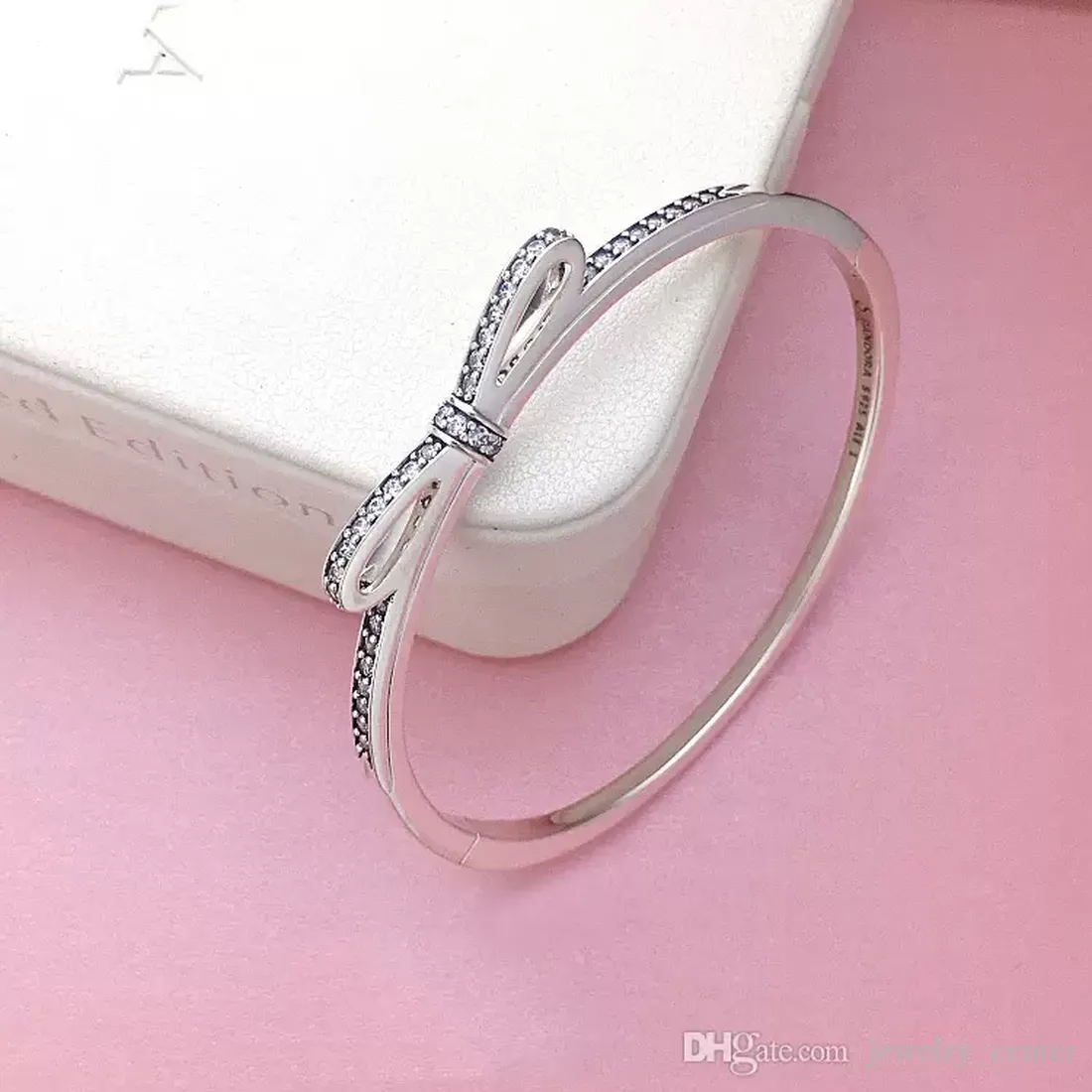Designer Jewelry 925 Silver Bracelet Charm Bead fit Pandora CZ Diamond Bow Bangle Slide Bracelets Beads European Style Charms Beaded Murano, Black
Designer Jewelry 925 Silver Bracelet Charm Bead fit Pandora CZ Diamond Bow Bangle Slide Bracelets Beads European Style Charms Beaded Murano, Black
