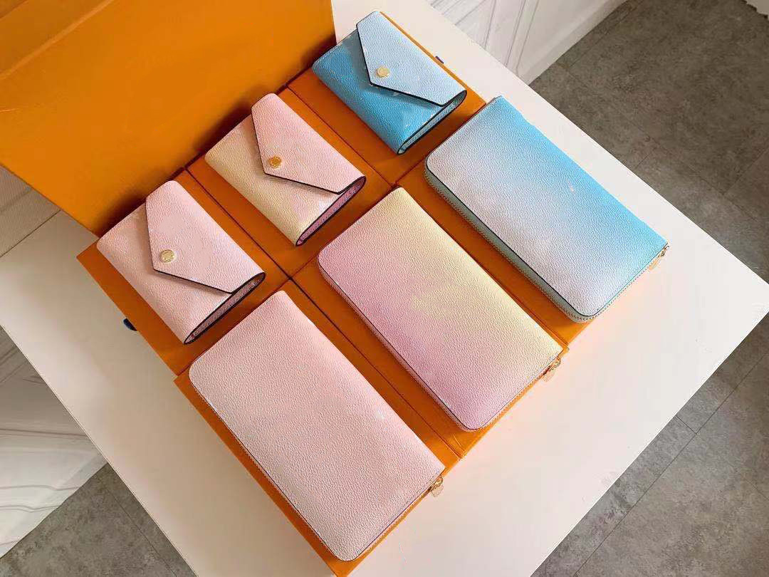 Classic high-quality luxury designer wallets By The Pool wallet handbagss chain ladies handbags and purse With box free ship, Multi blue
Classic high-quality luxury designer wallets By The Pool wallet handbagss chain ladies handbags and purse With box free ship, Multi blue