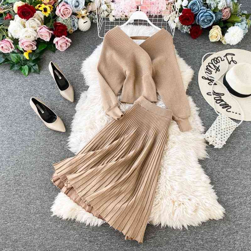 Women Shiny Lurex Skirt Two Pieces Sets Sexy Cross V Neck Long Puff Sleeve Knit Sweater Tops +Slim Elastic Waist Skirts Suits 210603, Red
Women Shiny Lurex Skirt Two Pieces Sets Sexy Cross V Neck Long Puff Sleeve Knit Sweater Tops +Slim Elastic Waist Skirts Suits 210603, Red