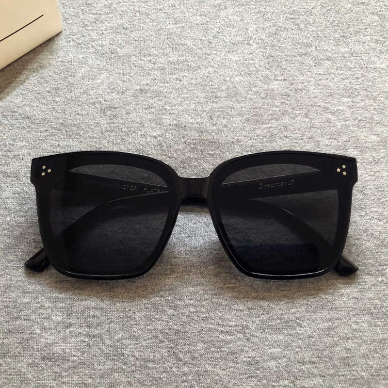 2021 Brand Men GM Design Sunglasses Classic Monster Square Frame Outdoor Sun Glasses Fashion Man Korea Sunglasses Dreamer 17 X0707, White;black
2021 Brand Men GM Design Sunglasses Classic Monster Square Frame Outdoor Sun Glasses Fashion Man Korea Sunglasses Dreamer 17 X0707, White;black