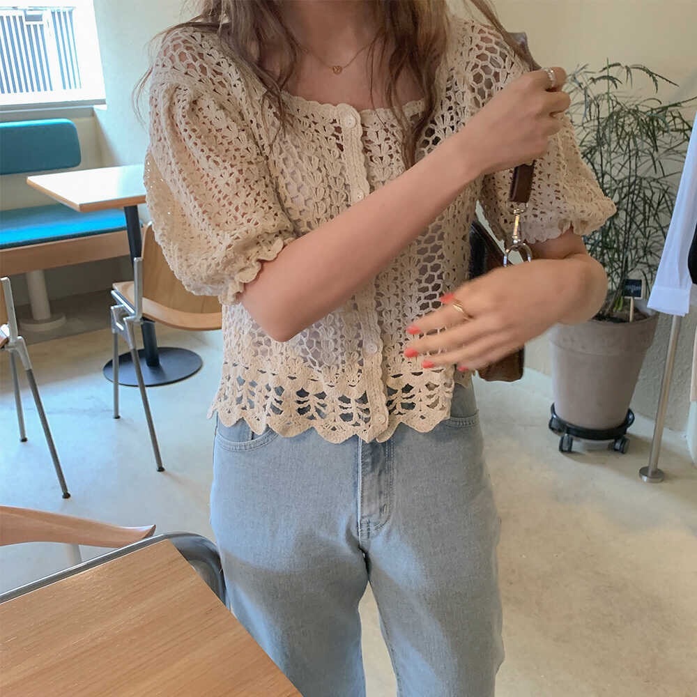 Comelsexy Vintage Hollow Out Lace Blouses Summer Korean Square Collar Shirt Women Puff Sleeve Loose Cardigan Tops 210515