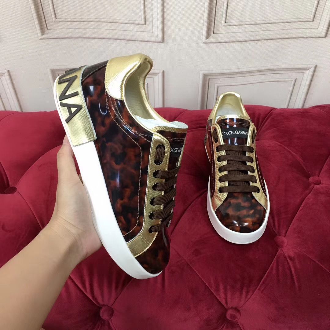 DGL DOLCGABBANAL 2021 Top Quality Designer Mens Casual Shoes Fashion Genuine Leather Sneakers Luxury Trainers EM64230-08
DGL DOLCGABBANAL 2021 Top Quality Designer Mens Casual Shoes Fashion Genuine Leather Sneakers Luxury Trainers EM64230-08