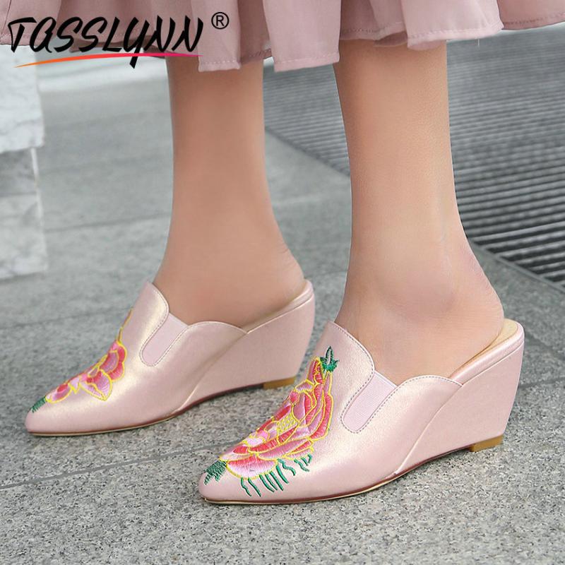 Slippers TASSLYNN 2021 Women PU Embroider Basic Wedges Womens Shoes Casual Pointed Toe Slides Size 43, Black
Slippers TASSLYNN 2021 Women PU Embroider Basic Wedges Womens Shoes Casual Pointed Toe Slides Size 43, Black
