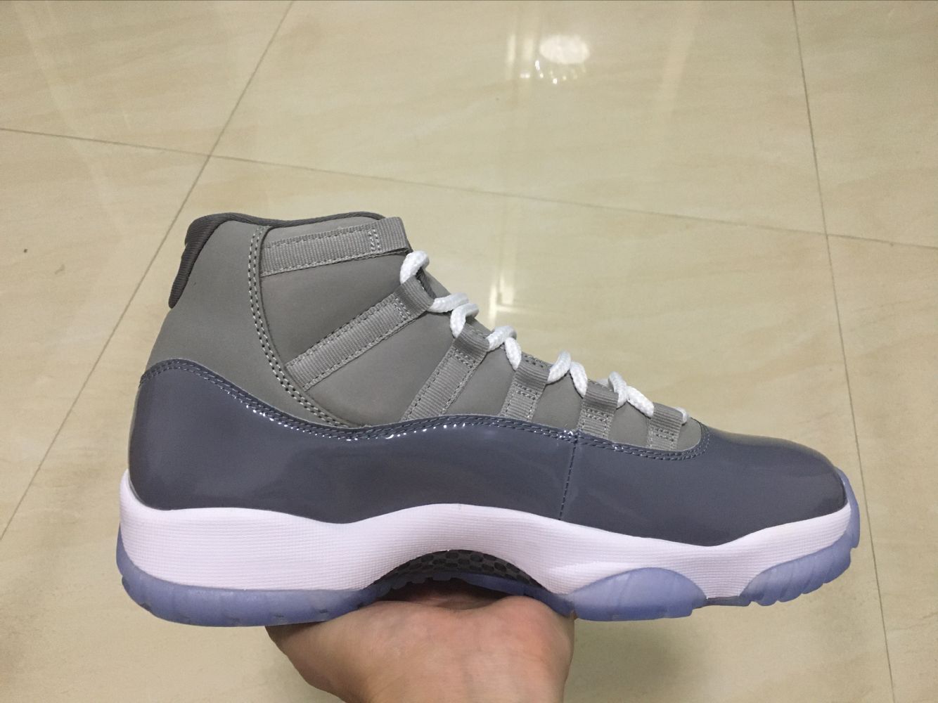 Jumpman 11 new Cool gray basketball shoes man sneakers Have large size 11.5-12-13-14 with Double box cy8012-005
Jumpman 11 new Cool gray basketball shoes man sneakers Have large size 11.5-12-13-14 with Double box cy8012-005