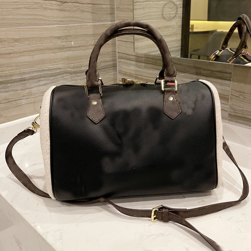 Teddy Handbag Pillow Shoulder Bag Classic Letter Fur Travel 30 Tote Bags Crossbody Purse Winter Plush Women Handbags Adjustable Removable Strap, White
Teddy Handbag Pillow Shoulder Bag Classic Letter Fur Travel 30 Tote Bags Crossbody Purse Winter Plush Women Handbags Adjustable Removable Strap, White